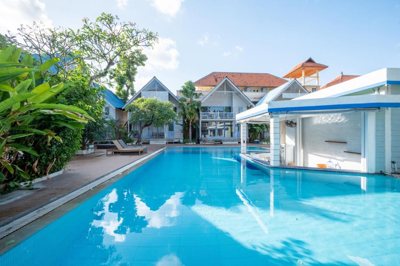 Апарт отель Seminyak Beach Hut Экстерьер фото