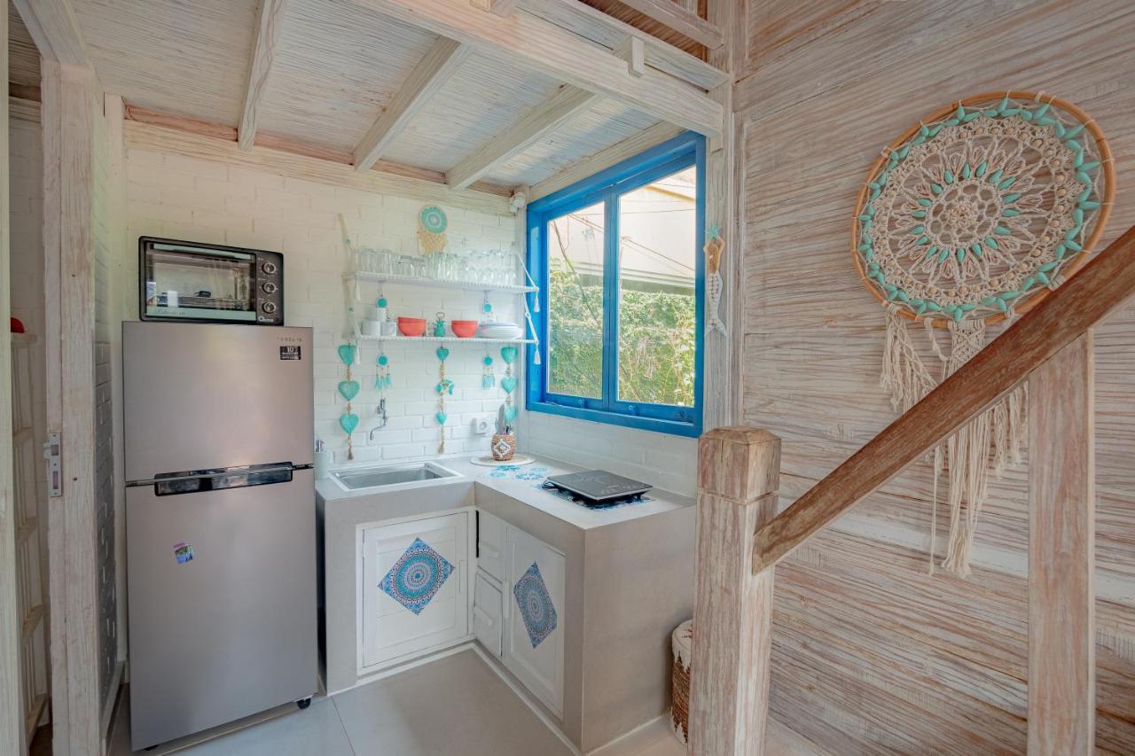 Апарт отель Seminyak Beach Hut Экстерьер фото